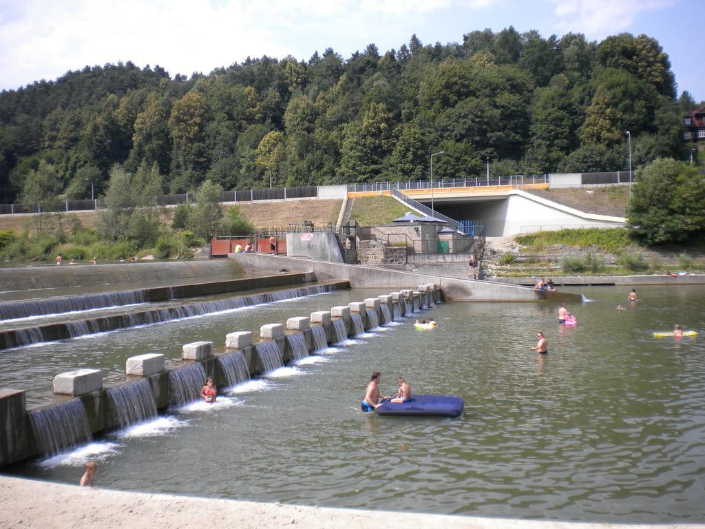 Uroczy Domek Z Ogrodem I Tarasem Myślenice Exterior foto