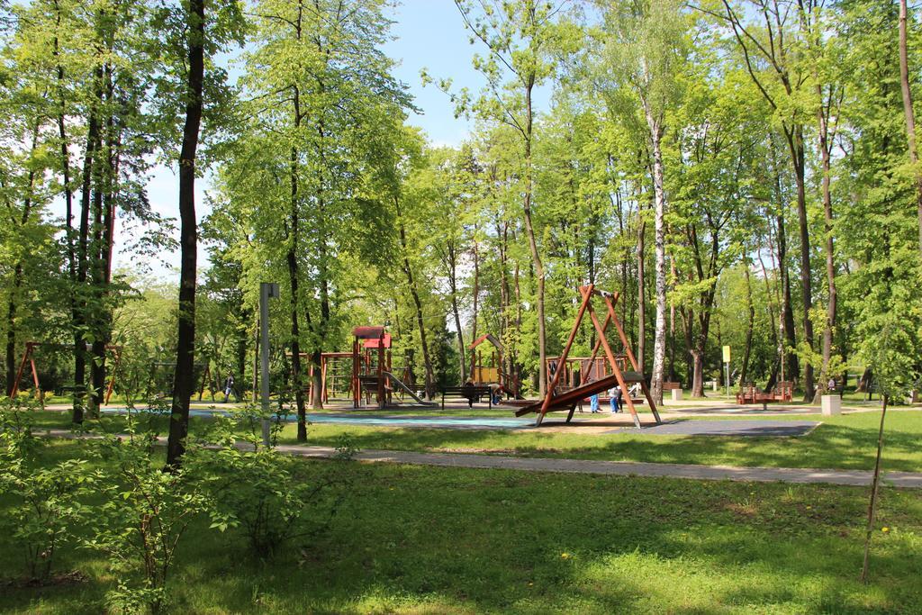 Uroczy Domek Z Ogrodem I Tarasem Myślenice Habitación foto